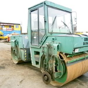 foto NEPOJÍZDNÝ! 10t válec kloub Bomag 164 AD problém elektro