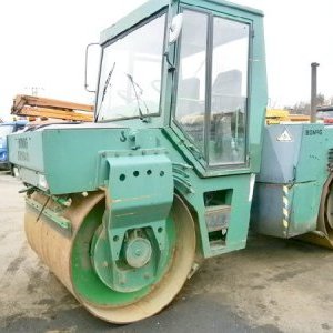 foto NEPOJÍZDNÝ! 10t válec kloub Bomag 164 AD problém elektro