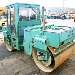 foto NEPOJÍZDNÝ! 10t válec kloub Bomag 164 AD problém elektro