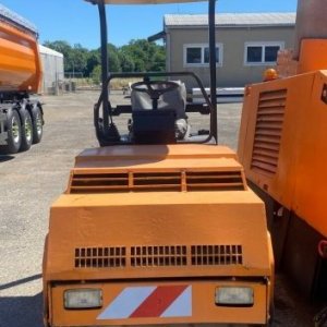 foto 2.7t Bomag silniční válec BW100